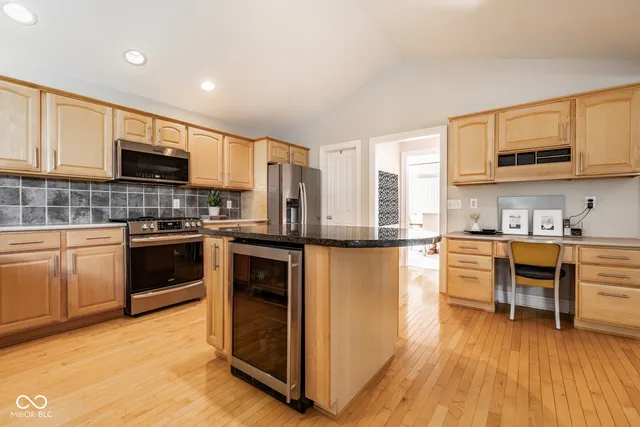 $865,000 | 11850 Arborhill Drive, Zionsville, IN 46077