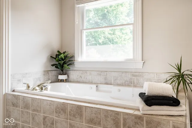 $865,000 | 11850 Arborhill Drive, Zionsville, IN 46077