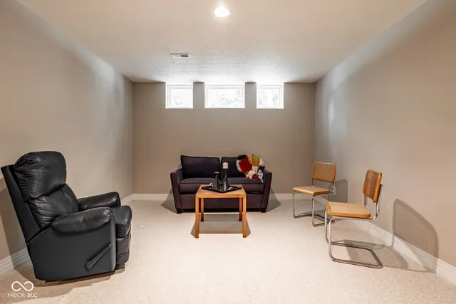 $865,000 | 11850 Arborhill Drive, Zionsville, IN 46077