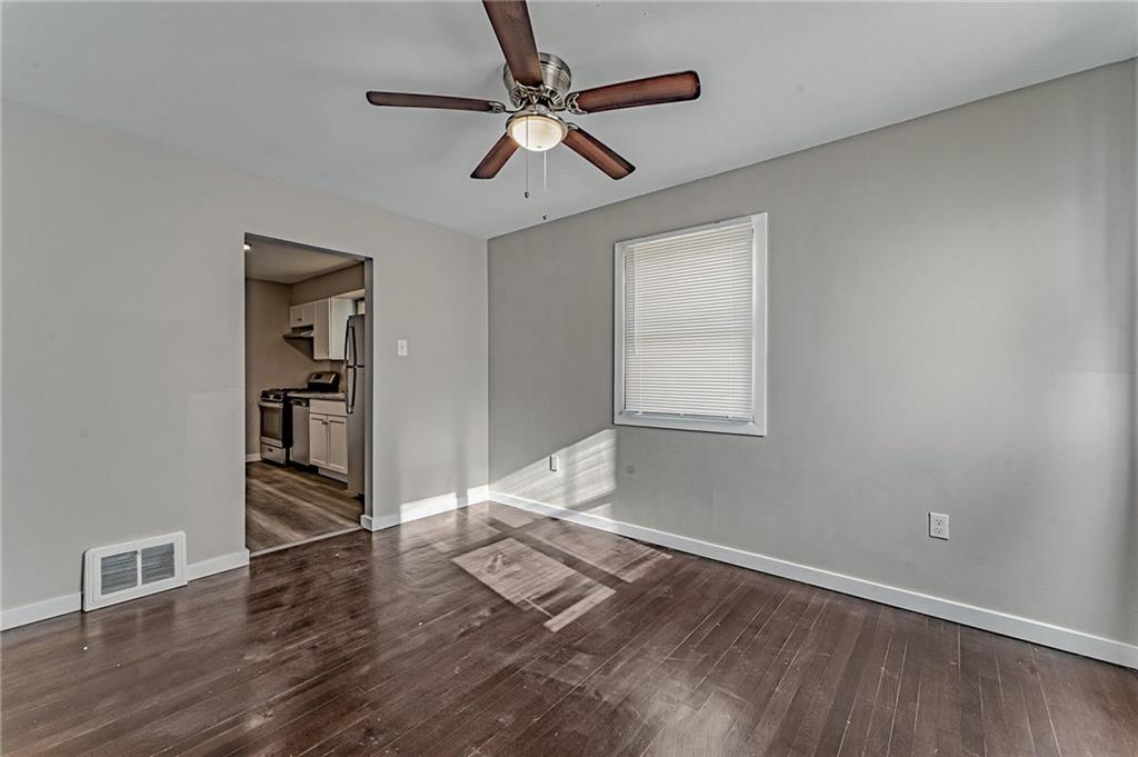 266 Moon Clinton Road Coraopolis, PA 15108 - Photo 4 of 15