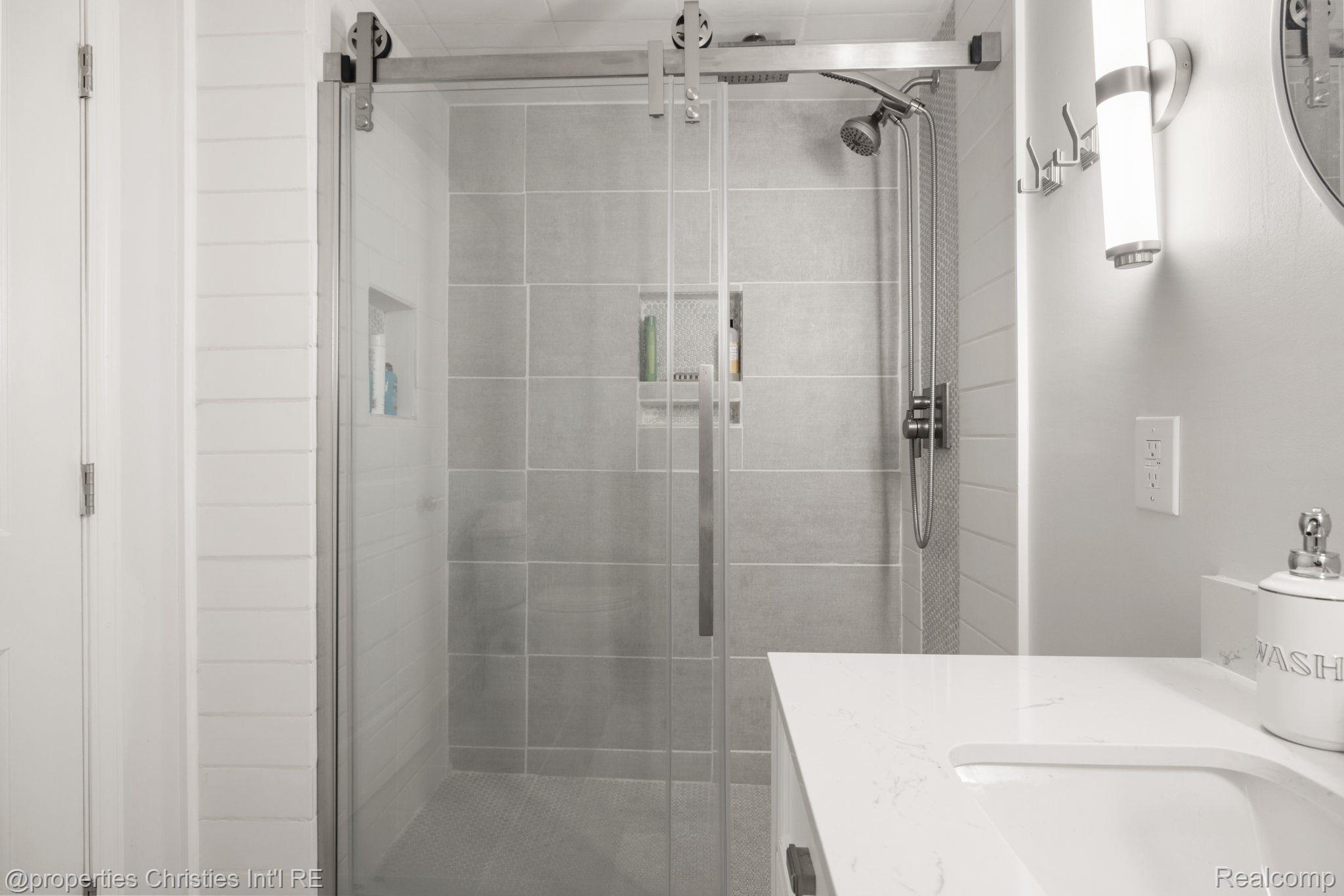226 South Castell Avenue Rochester, MI 48307 - Photo 37 of 46 Gallery Image 37