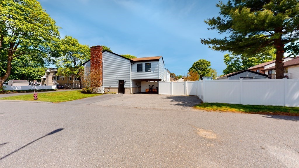 10 Wolcott Road Saugus, MA 01906 - Photo 3 of 27