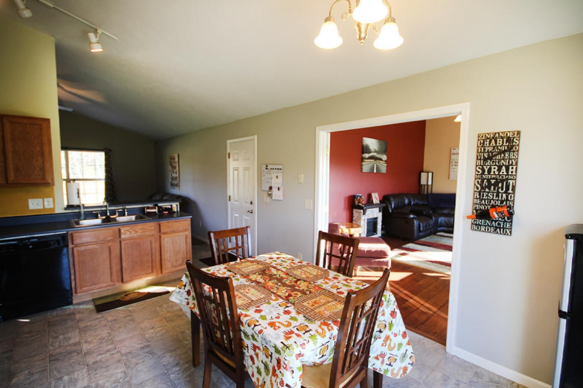 954 Leet Road Niles, MI 49120 - Photo 11 of 37 IMG_6343