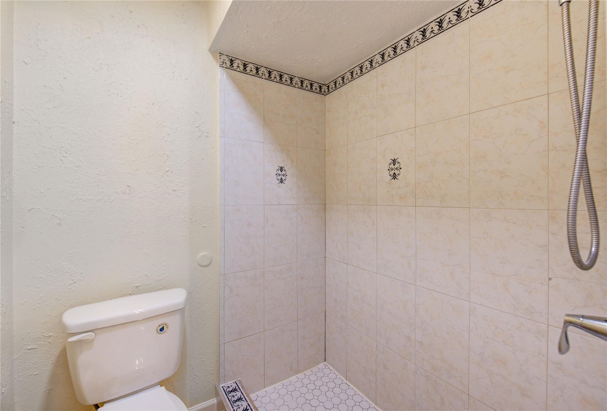 14633 Perthshire Road Houston, TX 77079 - Photo 35 of 48