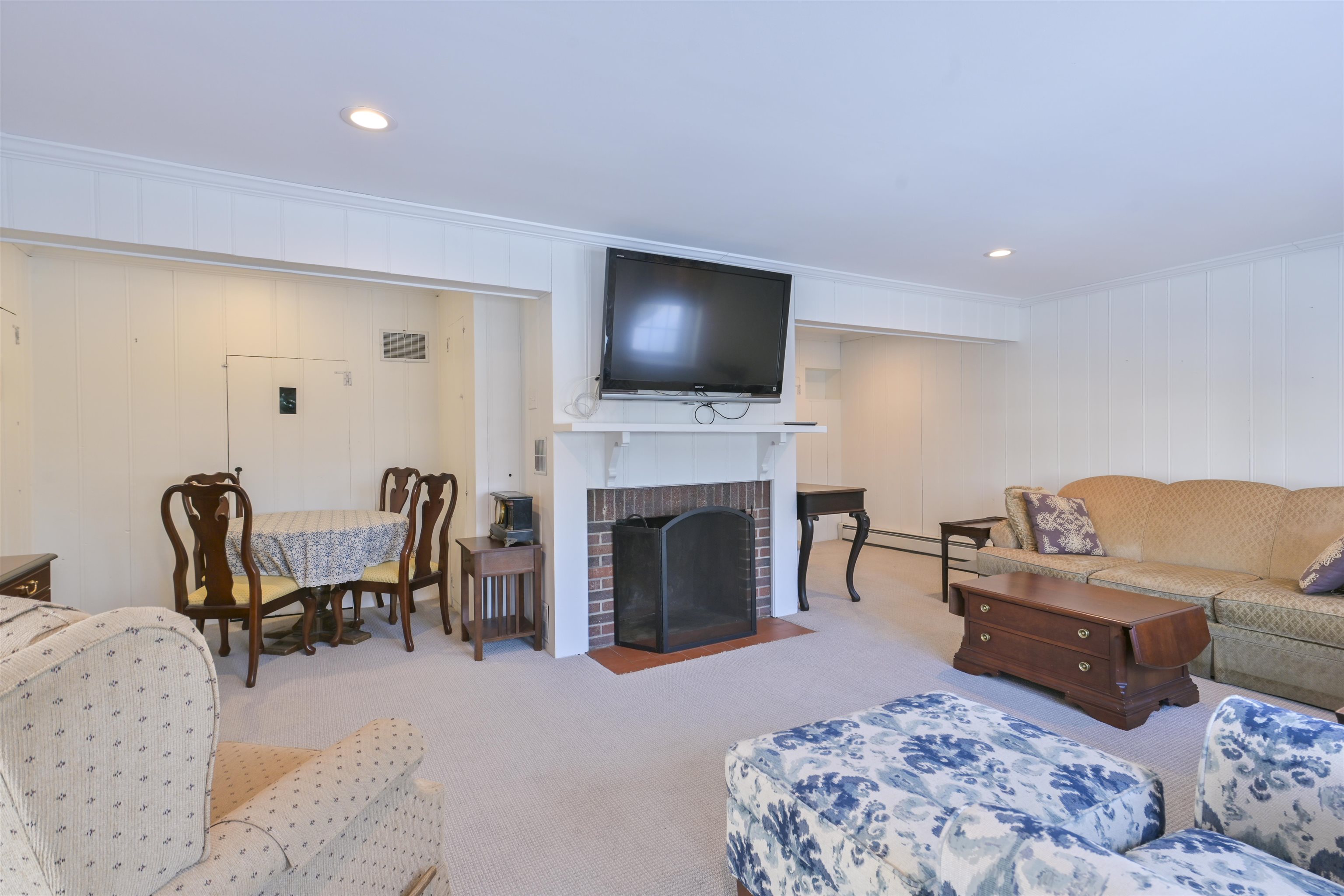 226 North Street Manchester, NH 03104 - Photo 44 of 58