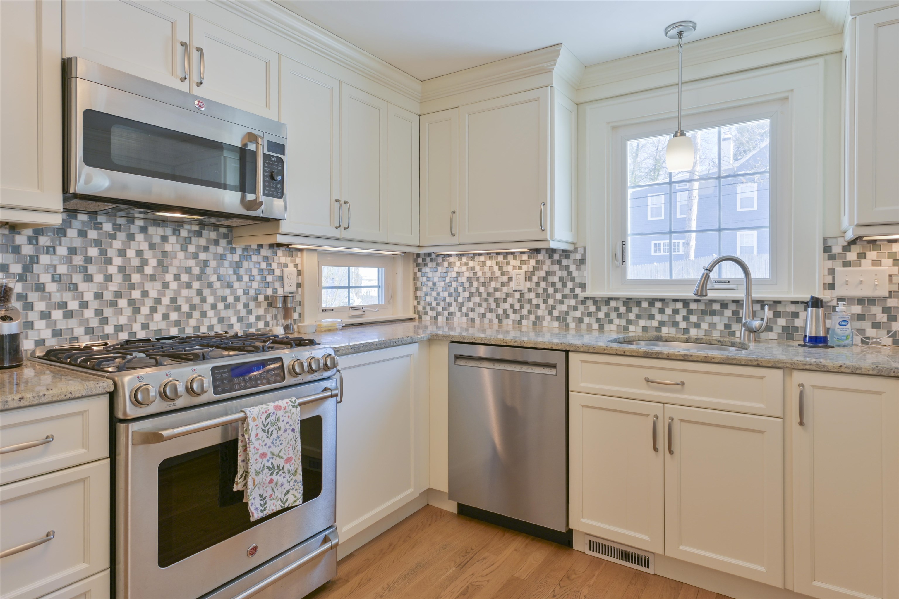 226 North Street Manchester, NH 03104 - Photo 10 of 58
