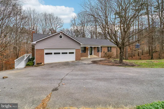 a front view of house with yard