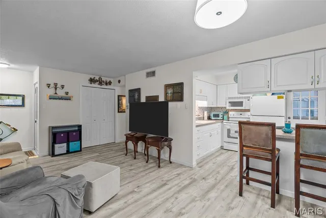 $90,000 | 1745 Herault Place, Unit B, St. Louis, MO 63125