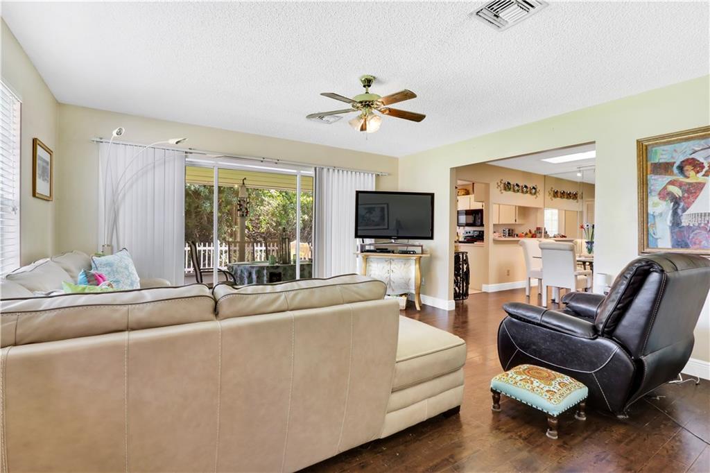 11101 Ridge Avenue Fort Pierce, FL 34982 - Photo 11 of 27 Gallery Image 11