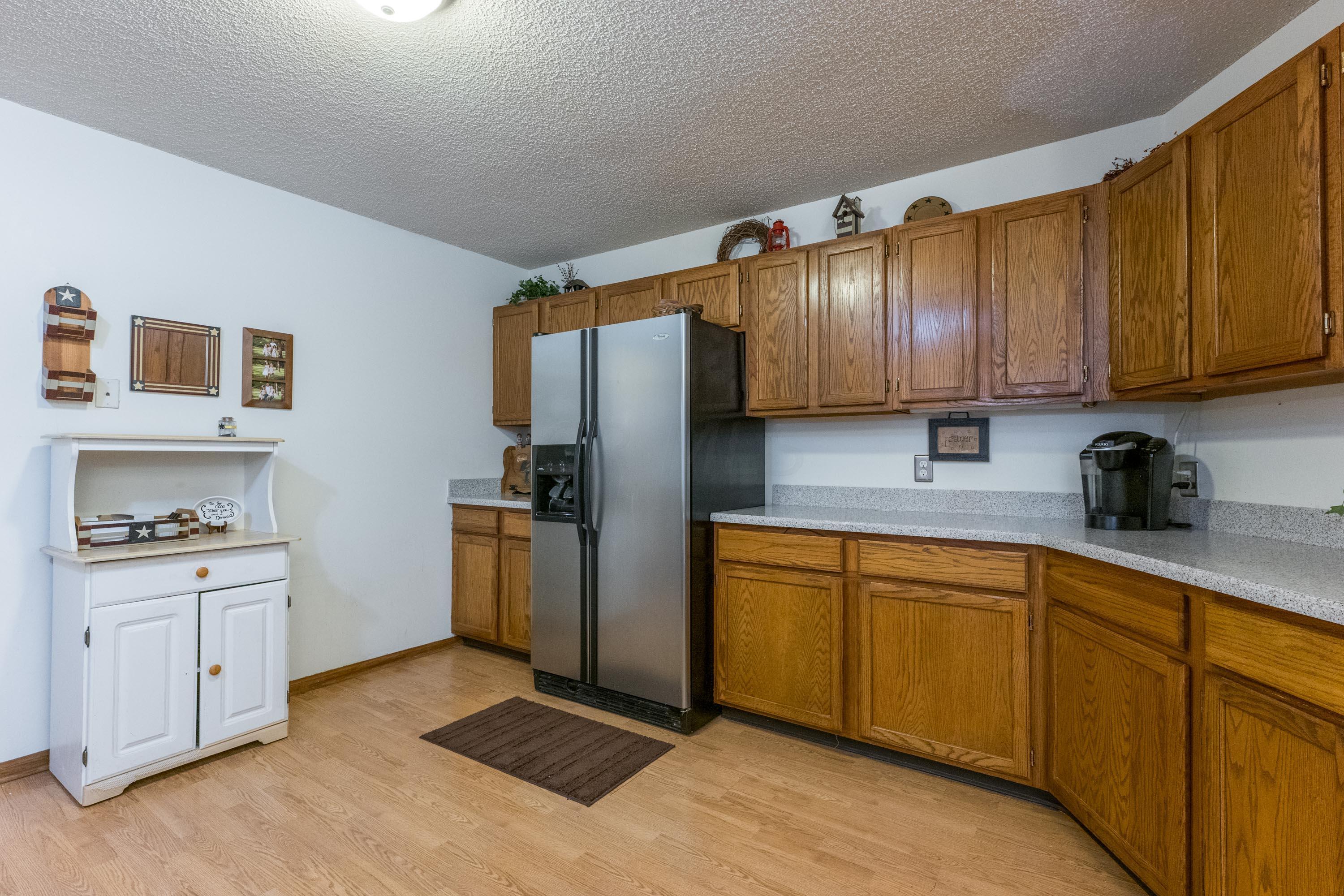 664 Ridenour Road Columbus, OH 43230 - Photo 19 of 77 016P1703916