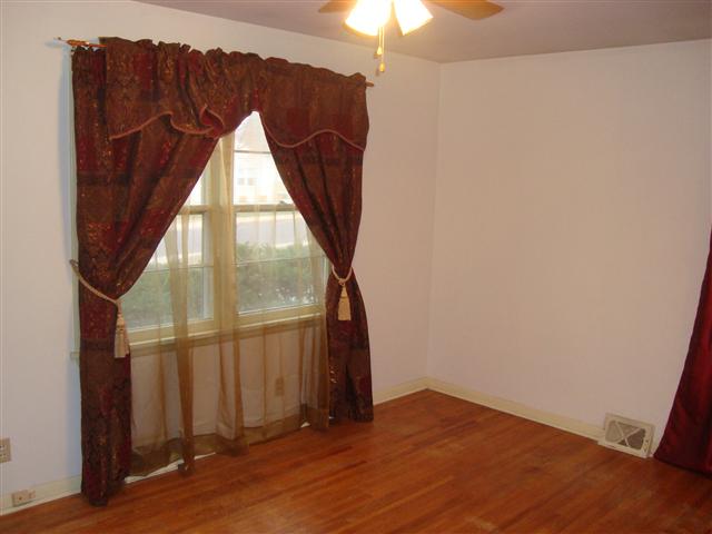 4234 North Wycliffe Road Peoria, IL 61614 - Photo 5 of 12 Gallery Image 5