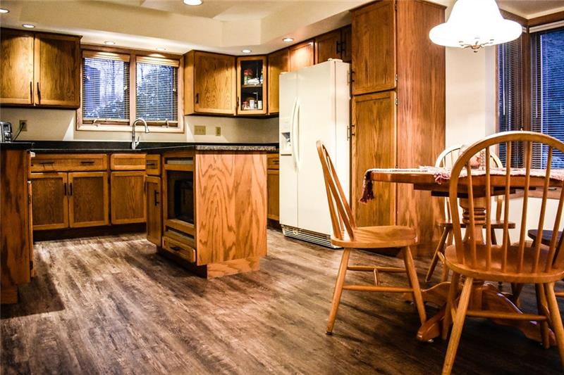 28 Renaissance Drive Irwin, PA 15642 - Photo 5 of 24 Gallery Image 5