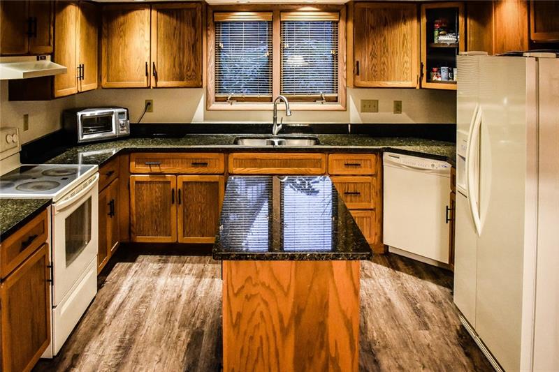 28 Renaissance Drive Irwin, PA 15642 - Photo 6 of 24 Gallery Image 6
