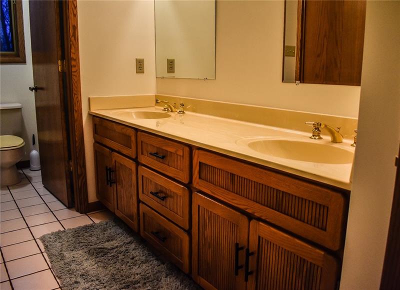 28 Renaissance Drive Irwin, PA 15642 - Photo 9 of 24 Gallery Image 9