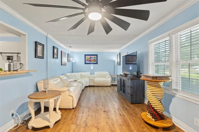 $250,000 | 102 Northeast Murphy Road, Burleson, TX 76028