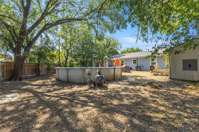 $250,000 | 102 Northeast Murphy Road, Burleson, TX 76028