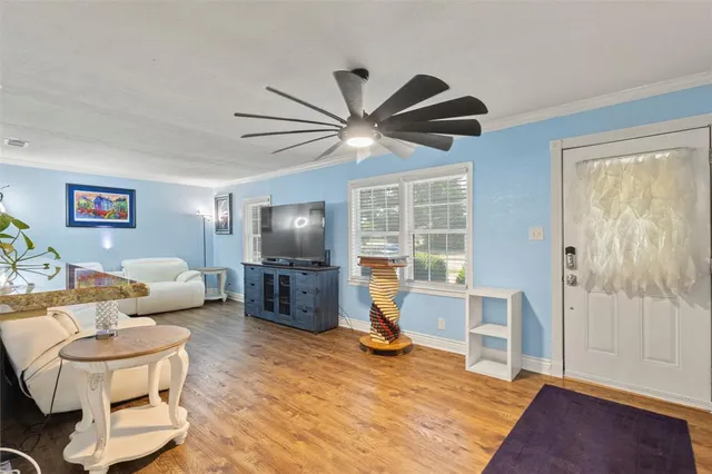 $250,000 | 102 Northeast Murphy Road, Burleson, TX 76028