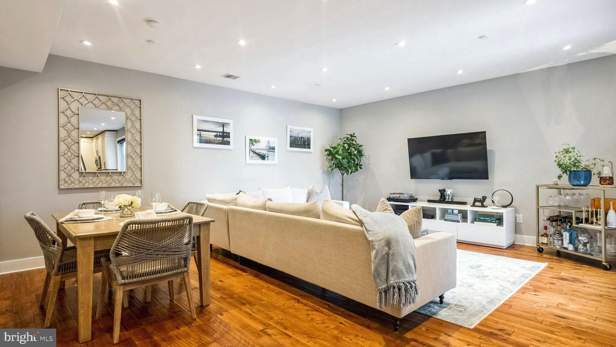 520 Kater Street, Unit D5 Philadelphia, PA 19147 - Photo 10 of 42 Warm hardwood floors throughout