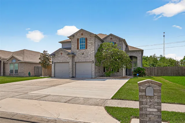 $2,800 | 15222 Harlin, Cove, TX 77523