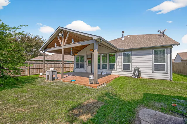 $2,800 | 15222 Harlin, Cove, TX 77523