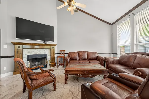 $2,600 | 15222 Harlin, Cove, TX 77523