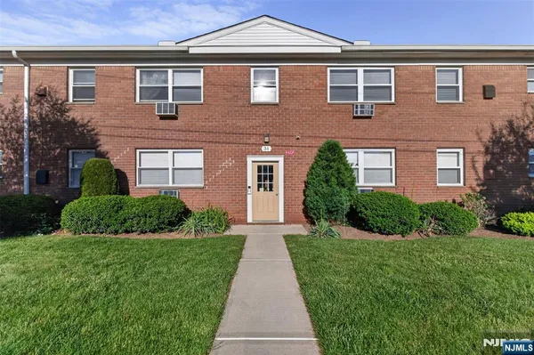$299,000 | 34 Knox Terrace, Unit 1A, Wayne, NJ 07470