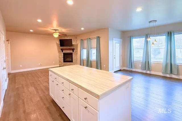 $445,000 | 905 Birchton Loop, Twin Falls, ID 83301