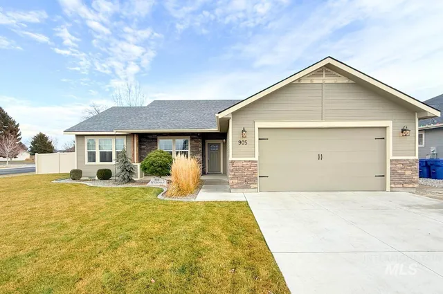 $445,000 | 905 Birchton Loop, Twin Falls, ID 83301
