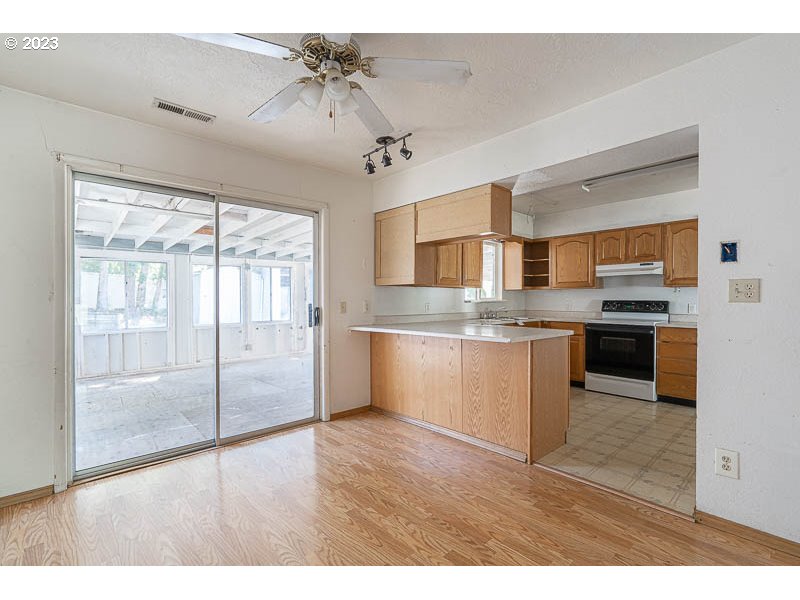 438 Northwest Douglas Street Dallas, OR 97338 - Photo 19 of 43