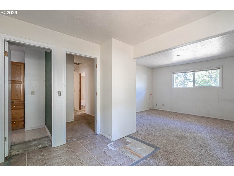 438 Northwest Douglas Street Dallas, OR 97338 - Photo 23 of 43