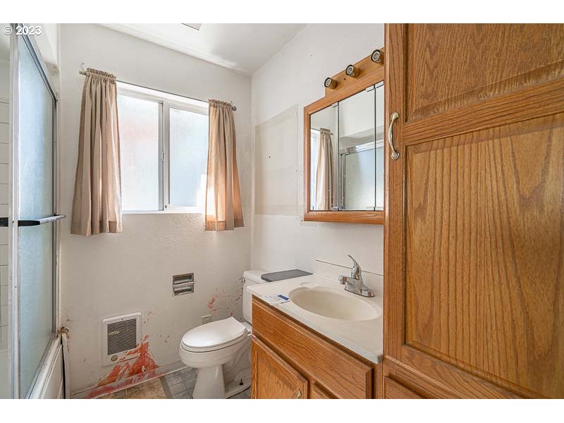 438 Northwest Douglas Street Dallas, OR 97338 - Photo 25 of 43