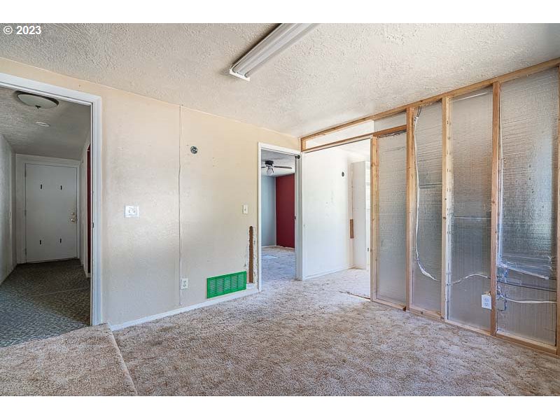 438 Northwest Douglas Street Dallas, OR 97338 - Photo 28 of 43