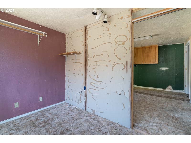 438 Northwest Douglas Street Dallas, OR 97338 - Photo 30 of 43