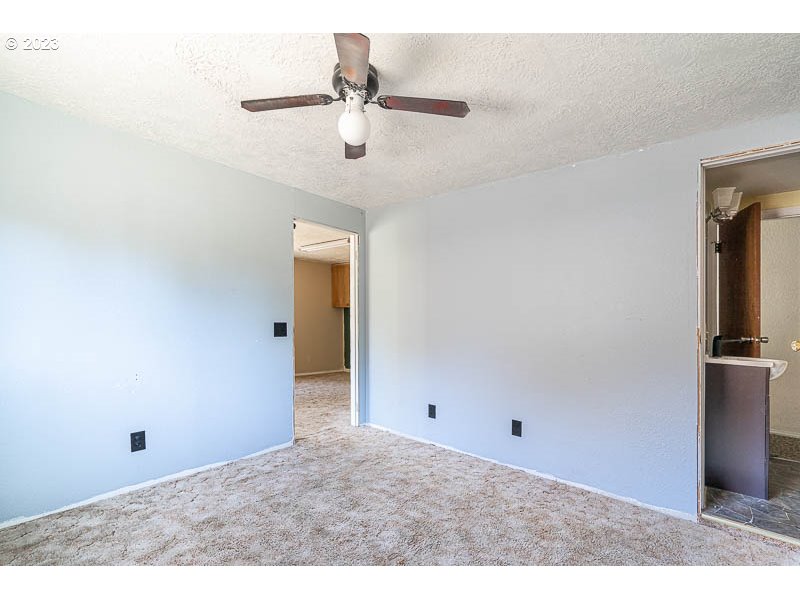 438 Northwest Douglas Street Dallas, OR 97338 - Photo 33 of 43