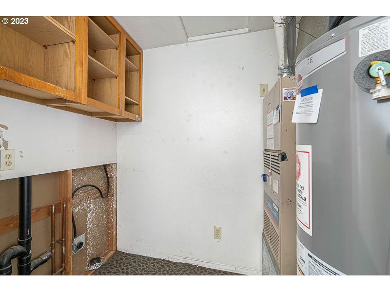 438 Northwest Douglas Street Dallas, OR 97338 - Photo 34 of 43