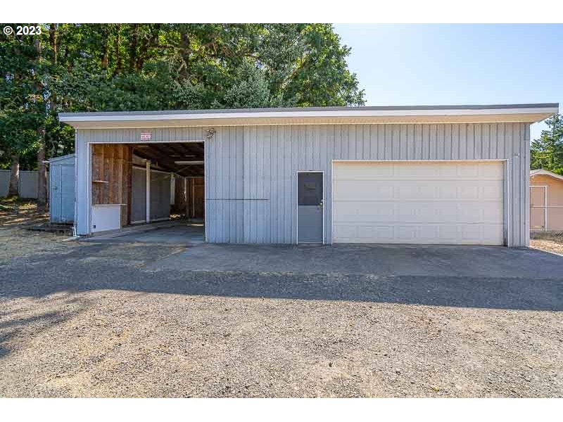 438 Northwest Douglas Street Dallas, OR 97338 - Photo 37 of 43