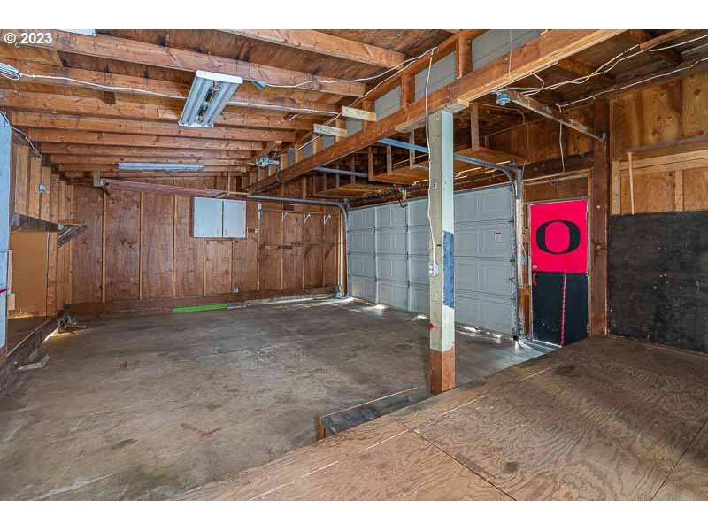438 Northwest Douglas Street Dallas, OR 97338 - Photo 38 of 43