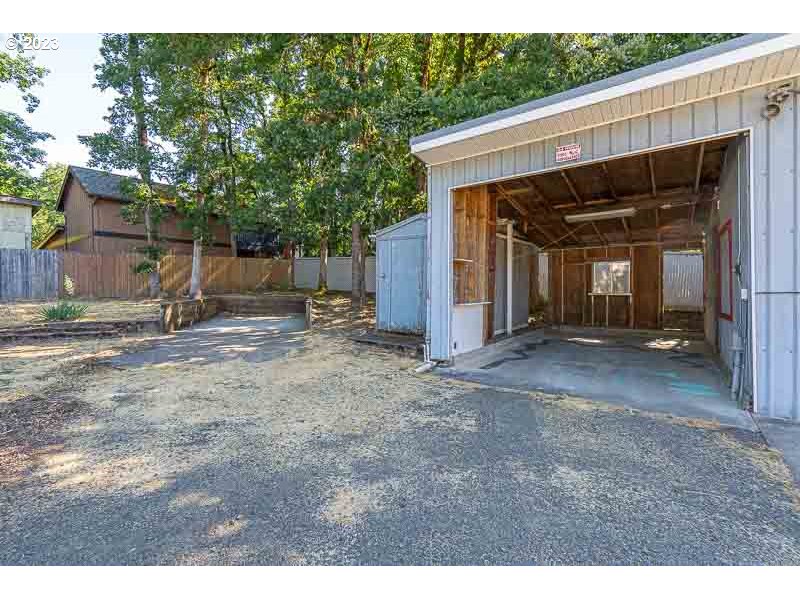 438 Northwest Douglas Street Dallas, OR 97338 - Photo 39 of 43