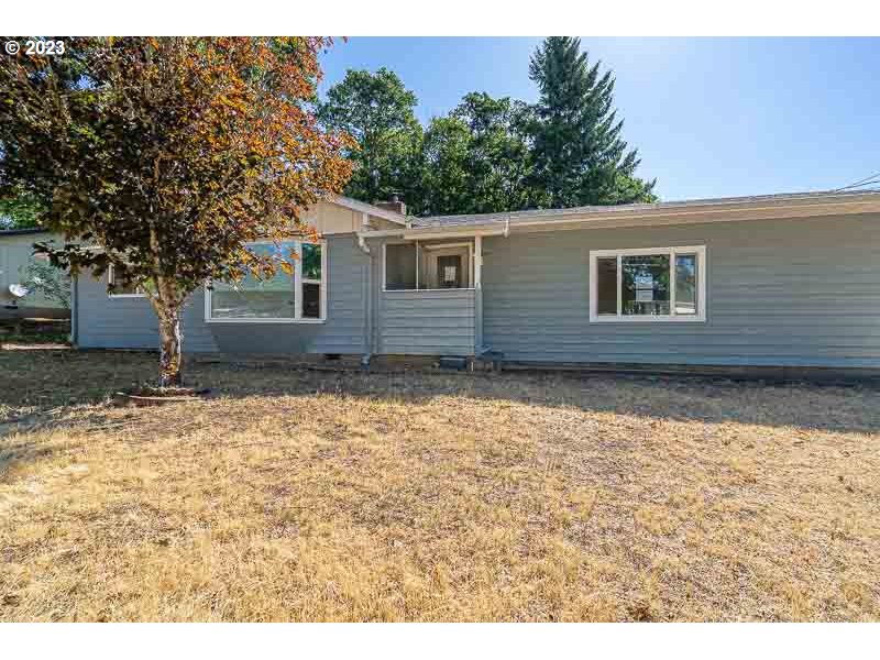 438 Northwest Douglas Street Dallas, OR 97338 - Photo 5 of 43