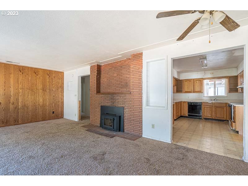 438 Northwest Douglas Street Dallas, OR 97338 - Photo 8 of 43