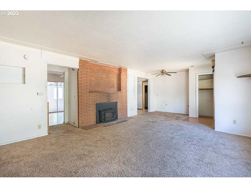 438 Northwest Douglas Street Dallas, OR 97338 - Photo 9 of 43