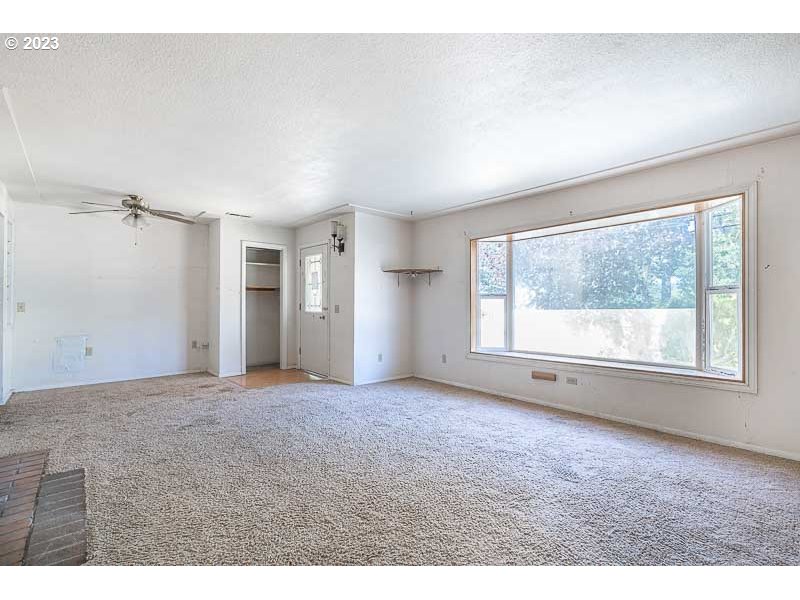 438 Northwest Douglas Street Dallas, OR 97338 - Photo 10 of 43