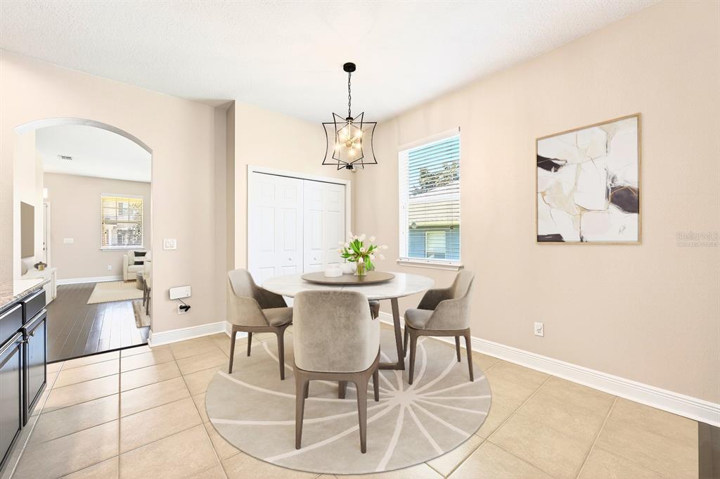 918 Seburn Road Apopka, FL 32703 - Photo 5 of 34 a view of a dining room with furniture