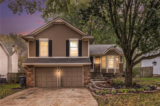 $329,000 | 12537 South Brougham Drive, Olathe, KS 66062