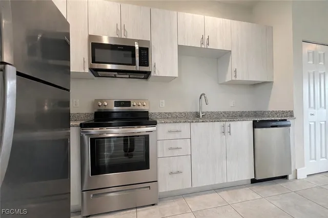 $1,345 | 3303 Southwest 8th Place, Unit 201, Cape Coral, FL 33914