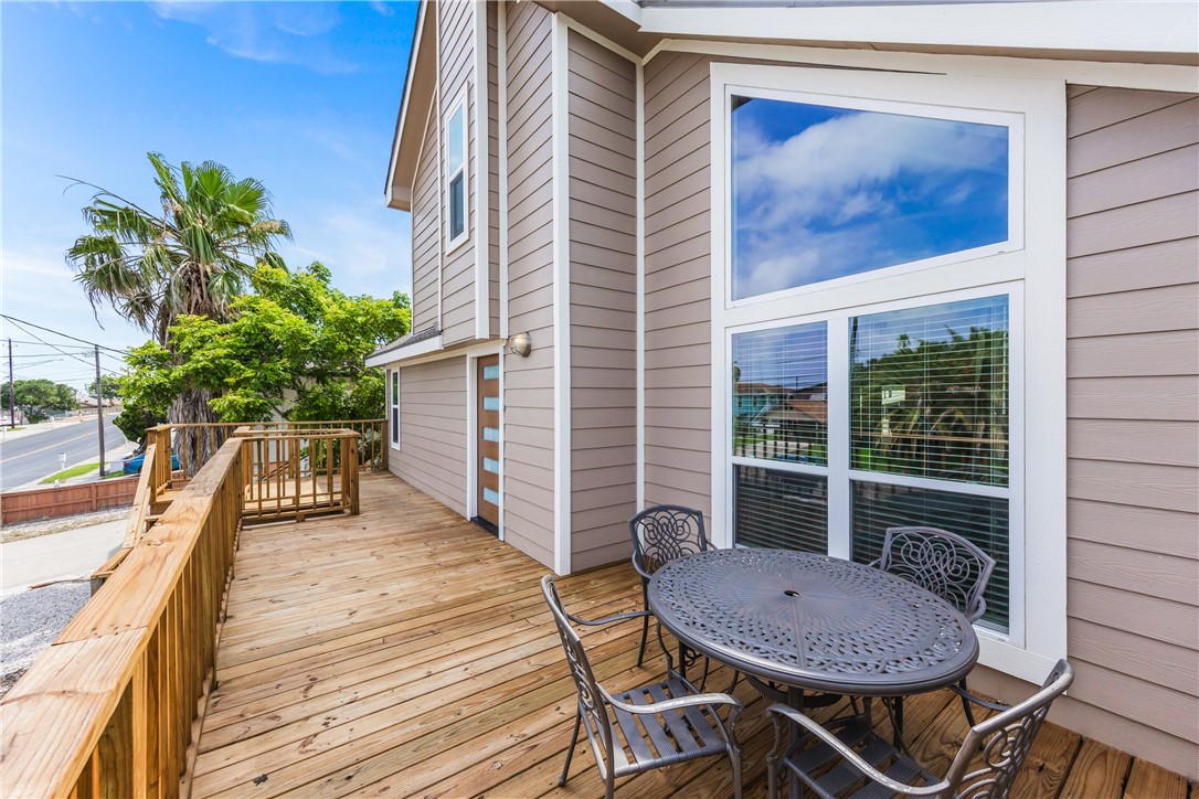 3222 Laguna Shores Road Corpus Christi, TX 78418 - Photo 31 of 40 Front Deck