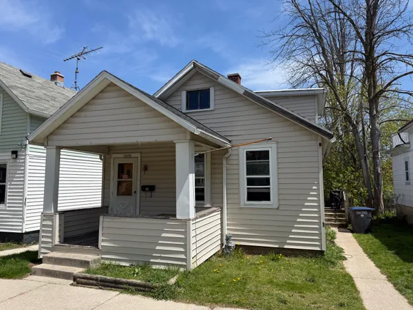 $189,900 | 1439 South 10th Street, Sheboygan, WI 53081