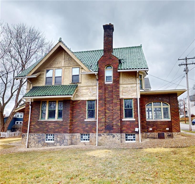 322 1st Street Butler, PA 16001 - Photo 26 of 28 Left Side