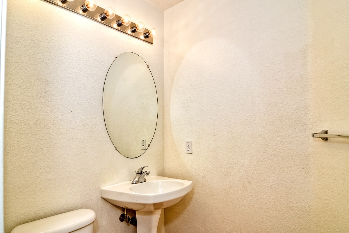 1054 Cottage Way Encinitas, CA 92024 - Photo 12 of 24 Gallery Image 12
