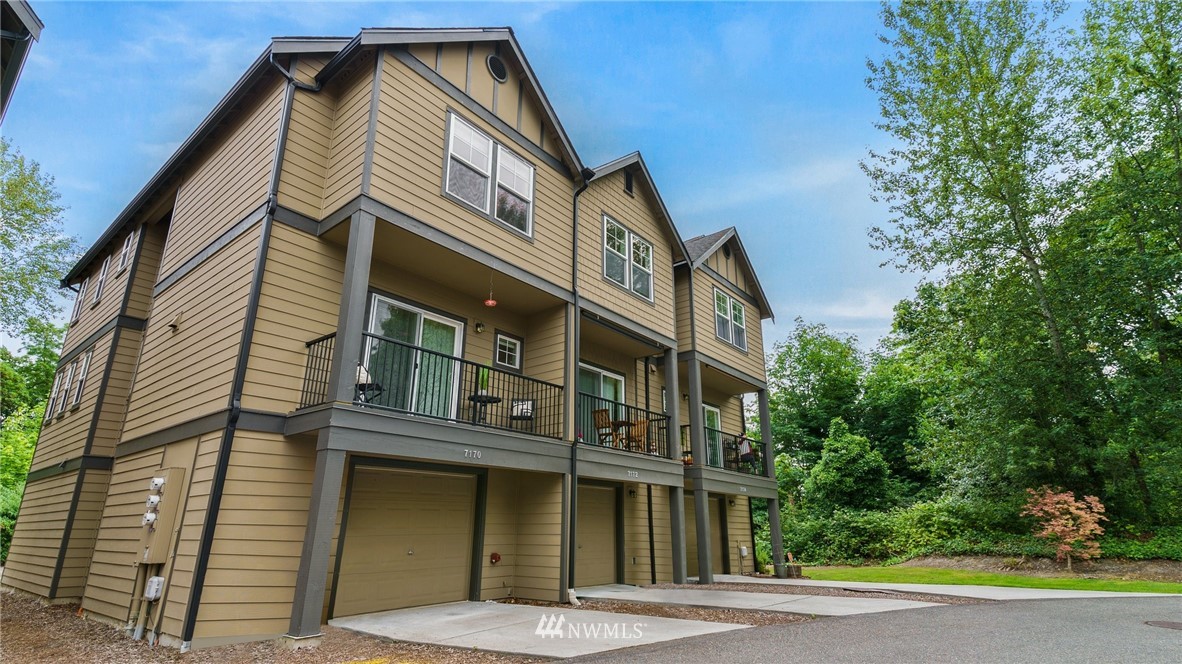 7170 Shinkle Place Southwest Seattle, WA 98106 - Photo 28 of 29 a front view of a building